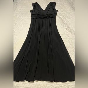 Jessica Howard V-neck Sleeveless Pleated little black dress Size 8